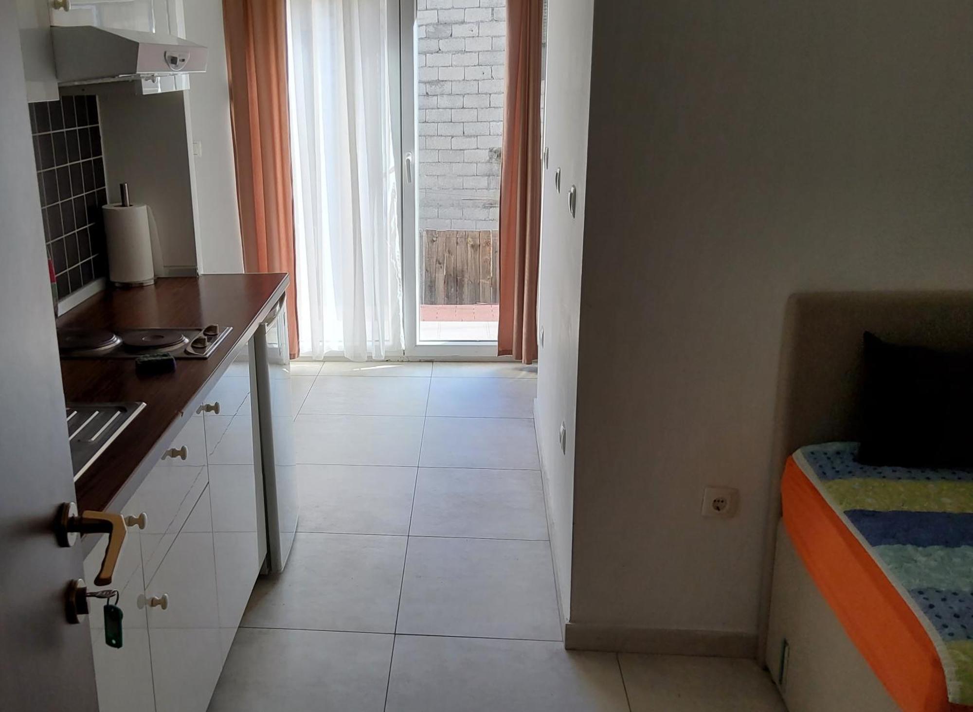 Holidays 14 Apartment Split